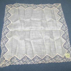 IRISH LACE WEDDING HANKIE, SAKS FIFTH AVE., IRISH LINEN  1965,  DESCO